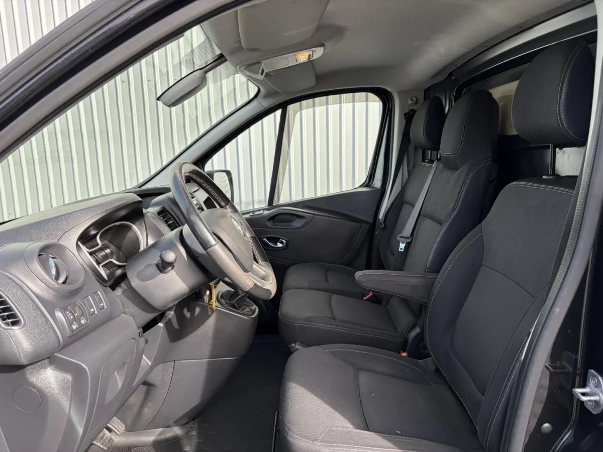 2.0 dCi 145 T29 L2H1*HAAK*A/C*CRUISE*TEL*3PERS*