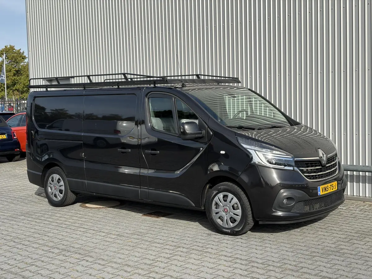 2.0 dCi 145 T29 L2H1*HAAK*A/C*CRUISE*TEL*3PERS*