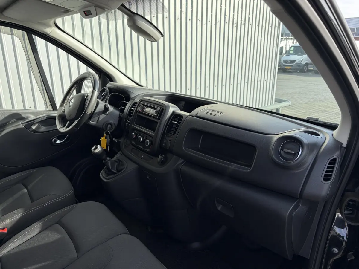2.0 dCi 145 T29 L2H1*HAAK*A/C*CRUISE*TEL*3PERS*