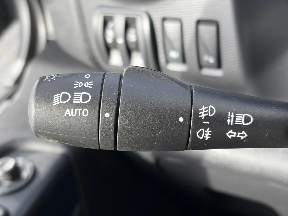 2.0 dCi 145 T29 L2H1*HAAK*A/C*CRUISE*TEL*3PERS*
