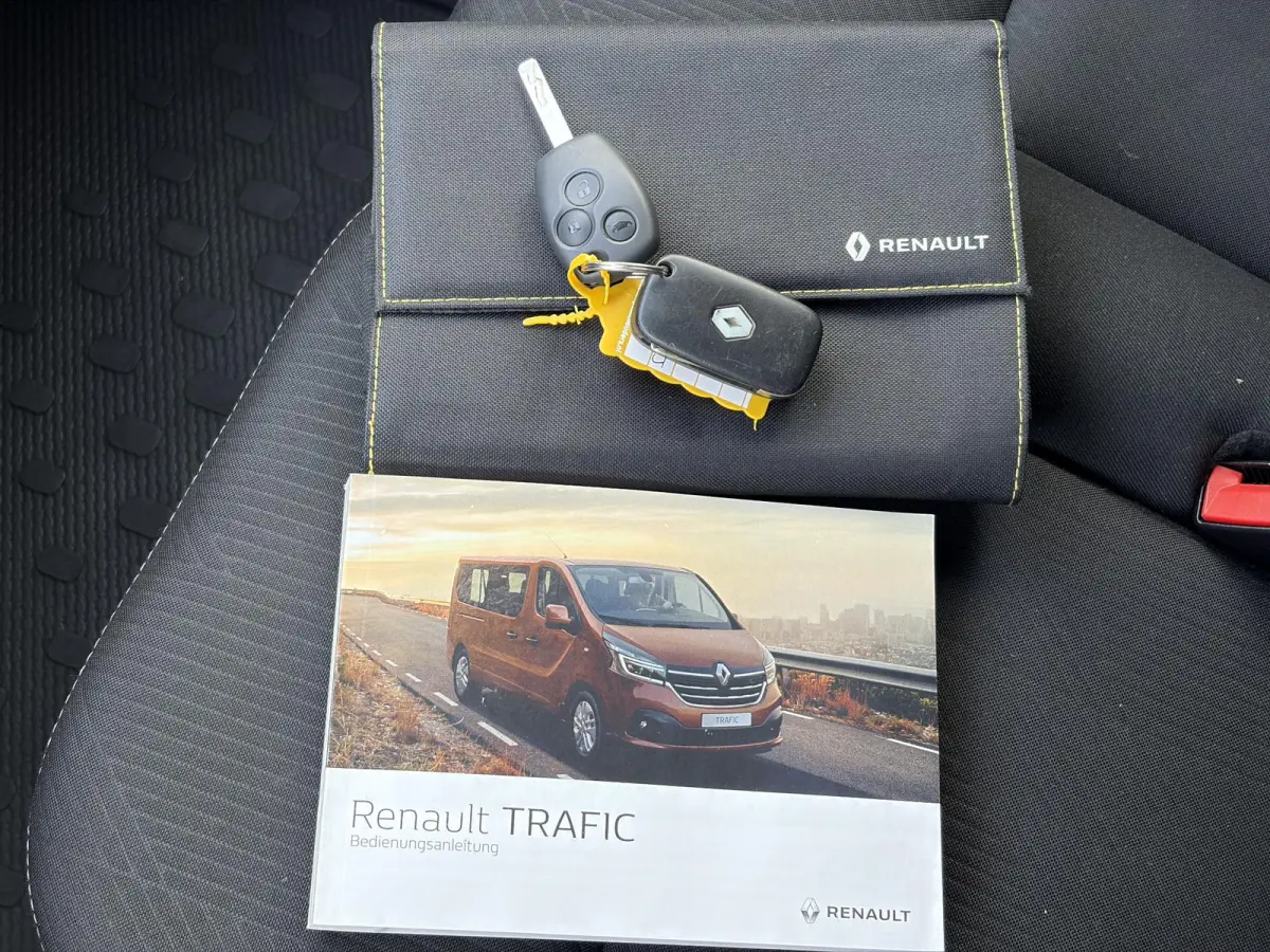 2.0 dCi 145 T29 L2H1*HAAK*A/C*CRUISE*TEL*3PERS*