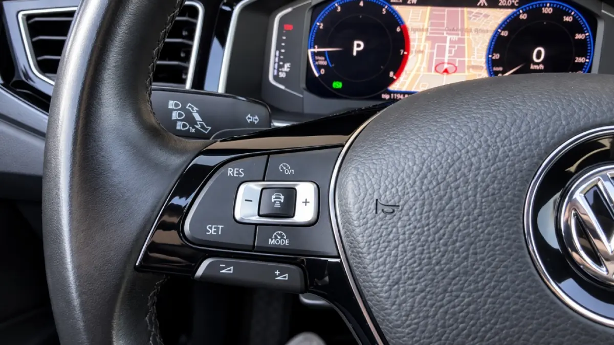 1.0 TSI R-Line Automaat Clima Panoramadak Half Leder