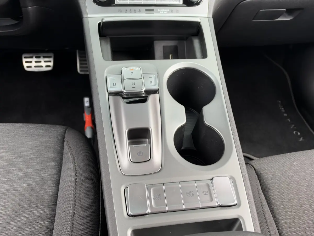 EV COMFORT 64 kWh (99% SOH) I AUTOMAAT I TREKHAAK I APPLE CARPLAY I P-CAMERA