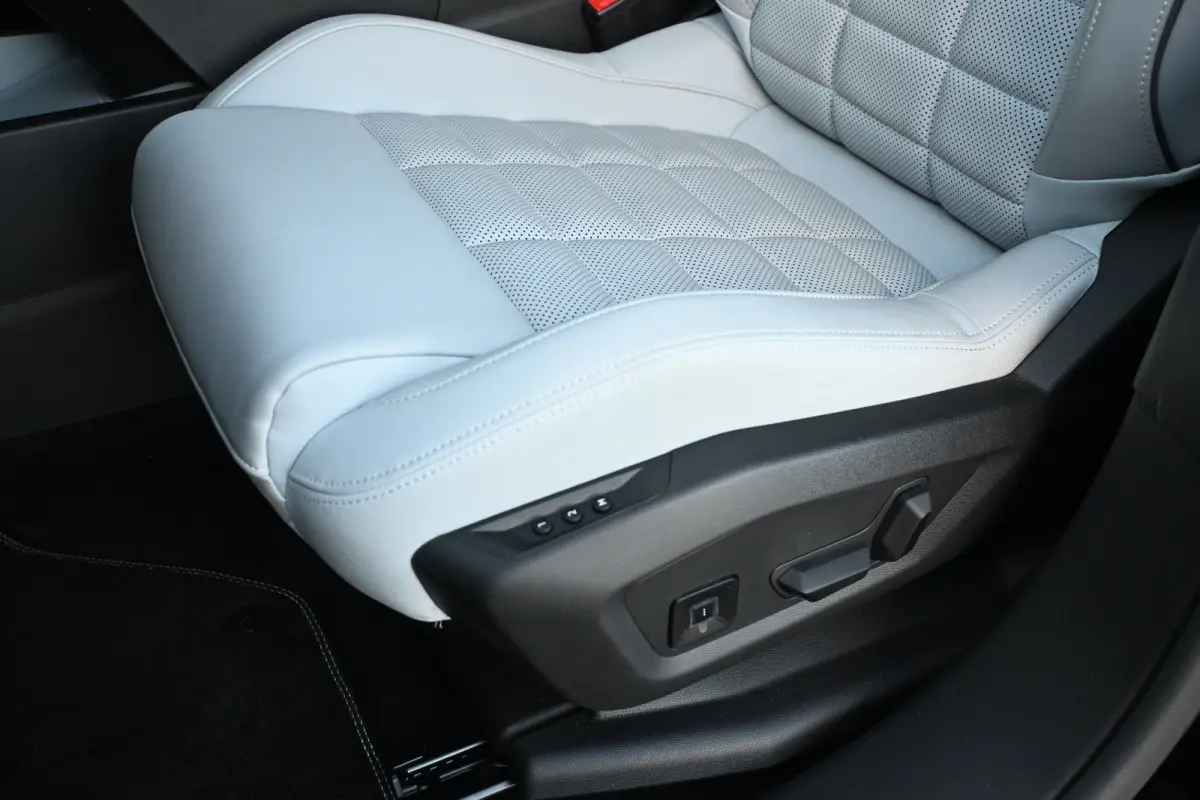 Max Comfort Range 74 kWh 99% SOH Tot 8 Jaar Garantie! | Navigatie | Elektr. Stoelen | Allseason | 360 Camera  | Stoel/Stuurverwarming | !!