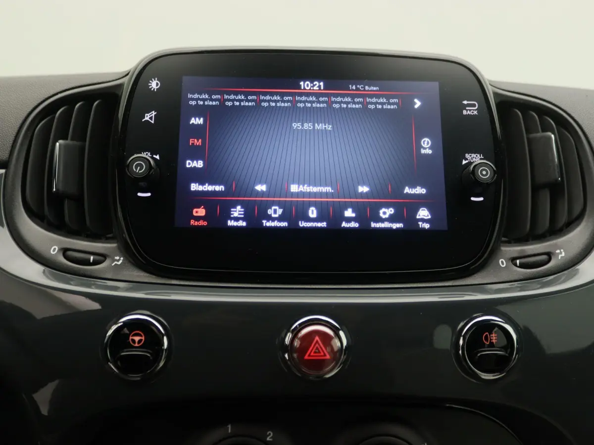 1.0 Hybrid Dolcevita |  Apple Carplay/Android Auto | Airconditioning | Lichtmetalen Velgen |