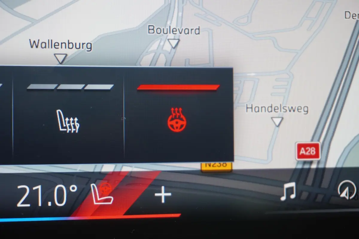 xDrive50e | SoH 100% | M Sportpakket Pro | HIFI System Harman Kardon | Integral Active Steering | Trekhaak met elektrisch wegklapbare kogel | Glazen panoramadak | Massagefunctie voor beide v