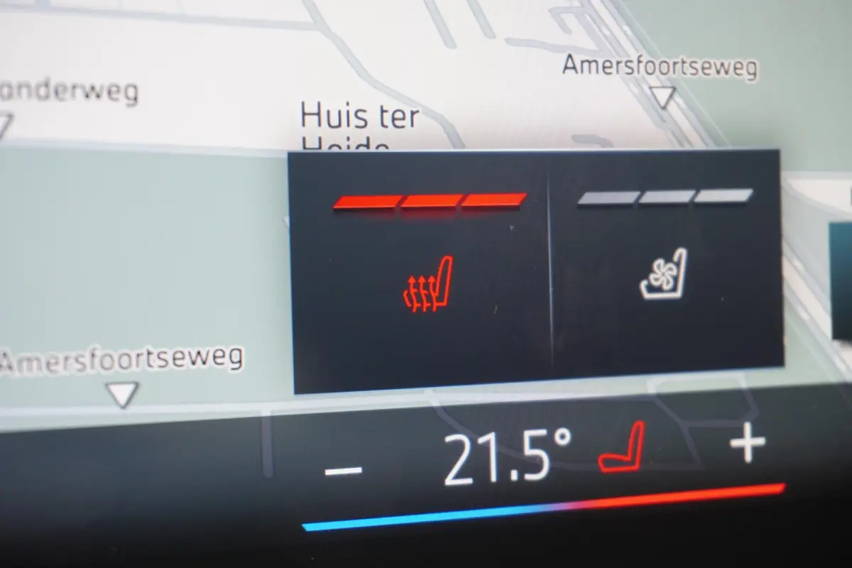 xDrive50e | SoH 100% | M Sportpakket Pro | HIFI System Harman Kardon | Integral Active Steering | Trekhaak met elektrisch wegklapbare kogel | Glazen panoramadak | Massagefunctie voor beide v