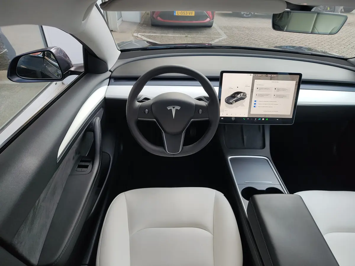 PREMIUM LONG RANGE AWD 78 kWh Wit Leder | FSD 3 | Camera | Pano | Stoelverwarming