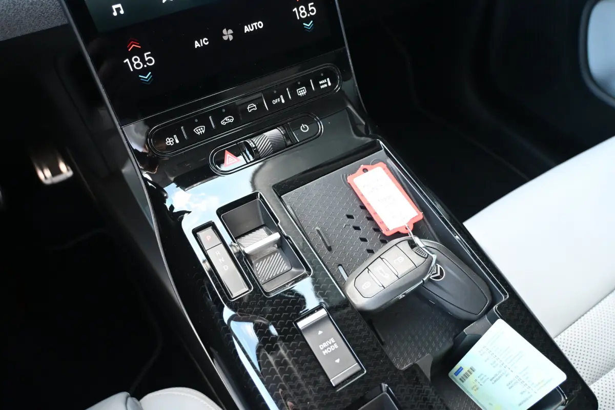 Max Comfort Range 74 kWh 100% SOH tot 8 Jaar Garantie! | Elektr. Stoelen | Stoel/Stuurverwarming | 360 Camera | Apple Carplay & Android Auto | !!