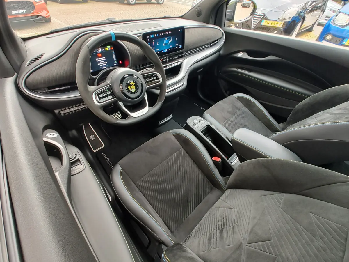 SCORPIONISSIMA 42 kWh SoH 94,12% !! | Alcantara sportstuur | Pano | Winterpakket