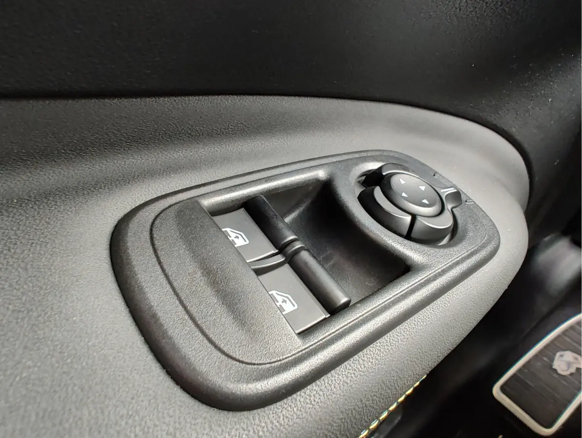 SCORPIONISSIMA 42 kWh SoH 94,12% !! | Alcantara sportstuur | Pano | Winterpakket