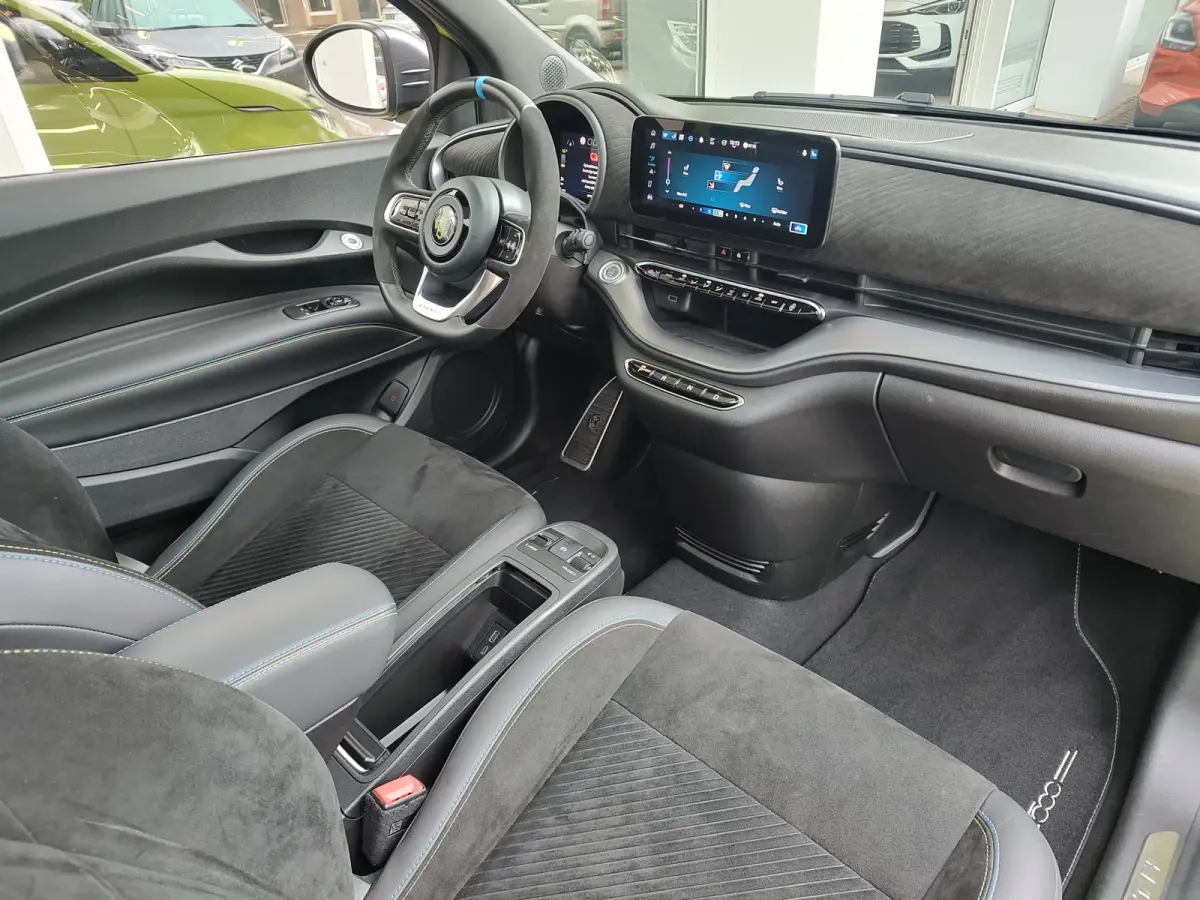 SCORPIONISSIMA 42 kWh SoH 94,12% !! | Alcantara sportstuur | Pano | Winterpakket