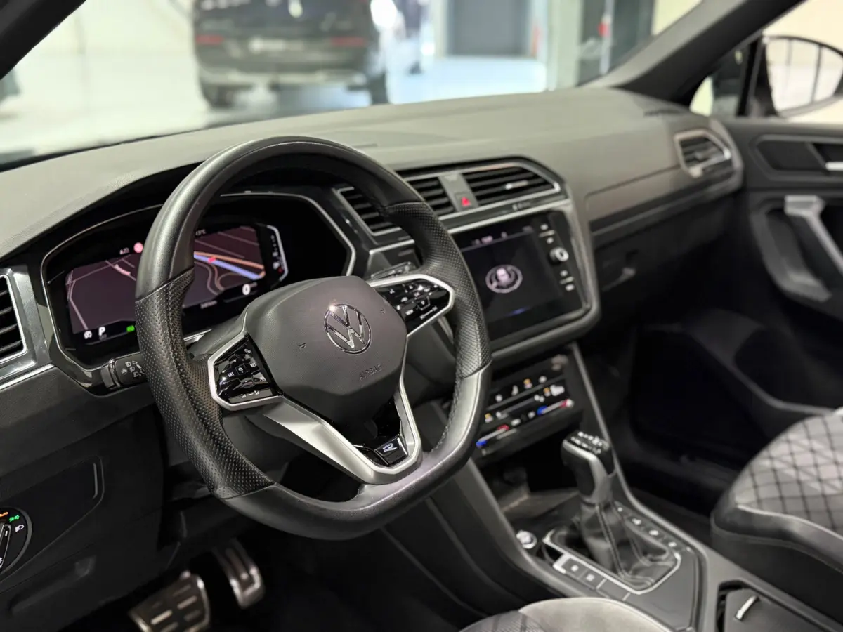 1.4 TSI eHybrid 245 PK 3x R-Line Aut.| Pano| SOH 100%| Virtual |Camera | Matrix | Keyless |ACC