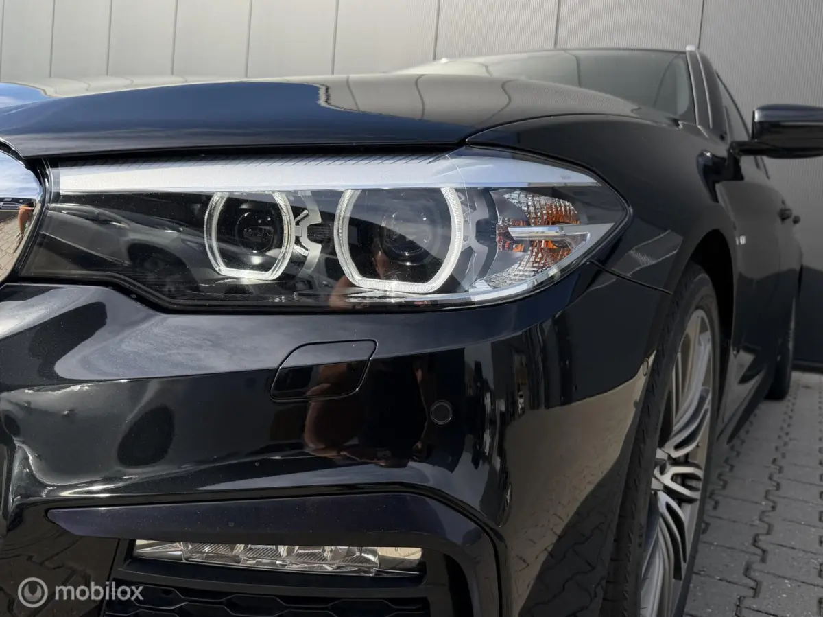 520I Touring High Executive/Pano/Leder/M pakket/Ambient
