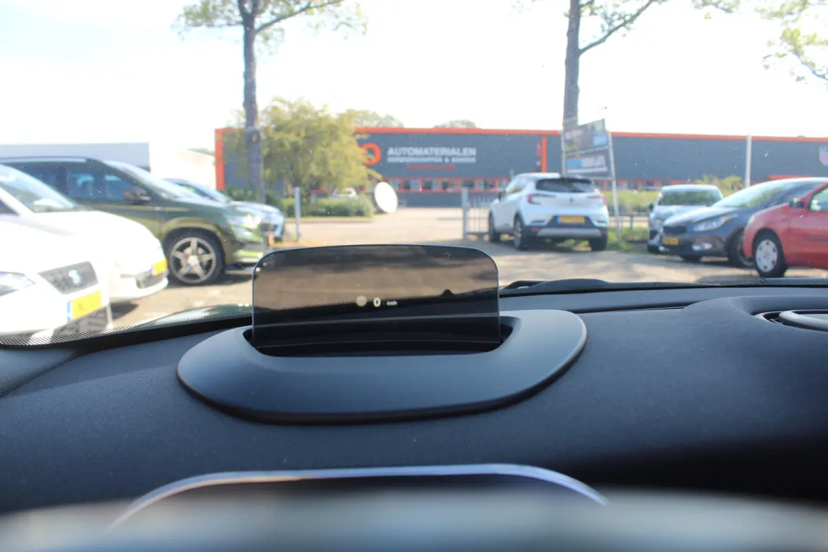 1.5 l Chester bruin leer l Harman kardon audio l Head-up display l Stoelverwarming l PDC l  l Lendesteun Verstelbaar l  l Keyless l JOHN COOPER WORKS l BRITISCH RACING GREEN l PREMIUM PAKKET