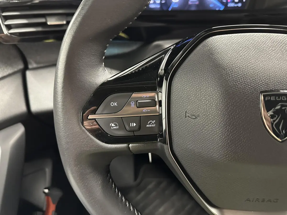 1.2 PureTech Active Pack Business TREKHAAK NAVI CARPLAY ADAPTIEF CRUISE ECC.