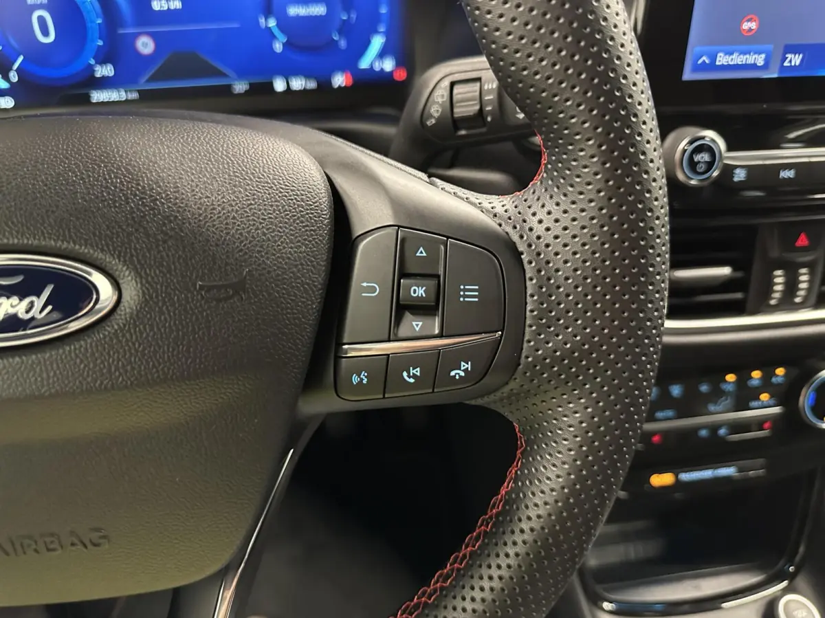 1.0 EcoBoost ST-Line X CARPLAY NAVI CRUISE ECC LM 28000 KM.
