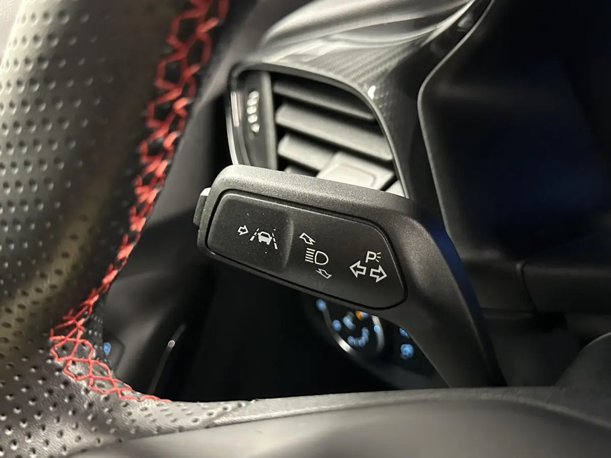 1.0 EcoBoost ST-Line X CARPLAY NAVI CRUISE ECC LM 28000 KM.