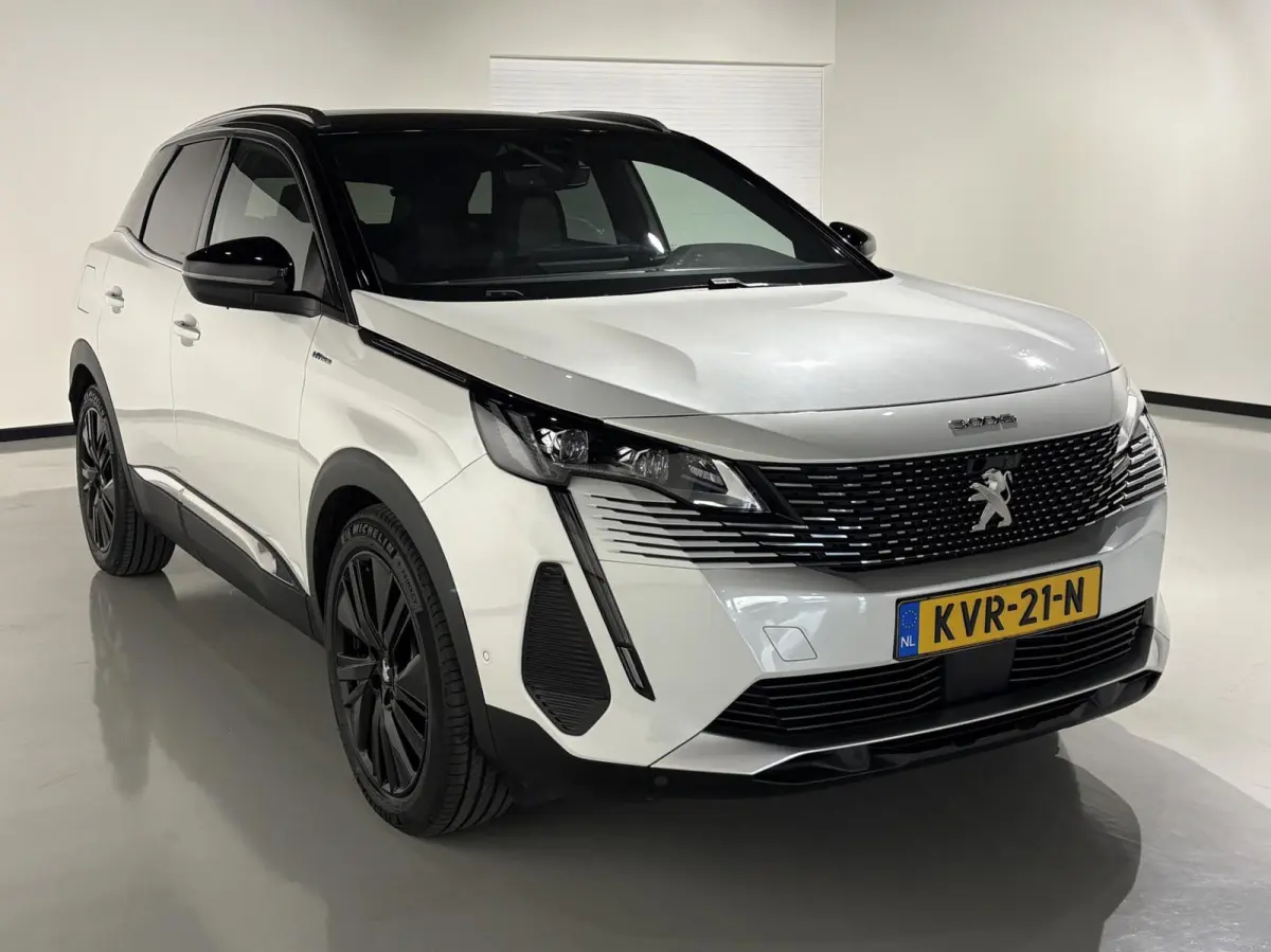 1.6 HYbrid 225 GT|Black Pack|19 inch|Memory|360|FOCAL|Carplay|Navi|PDC|ACC|Side assist|Lane Assist|