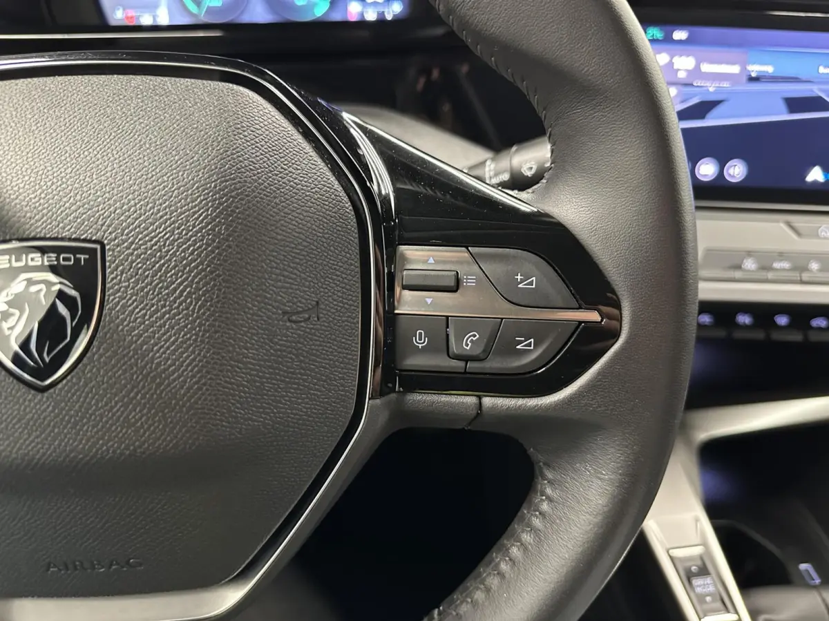 1.2 PureTech Active Pack Business NAVI CARPLAY CRUISE ECC.