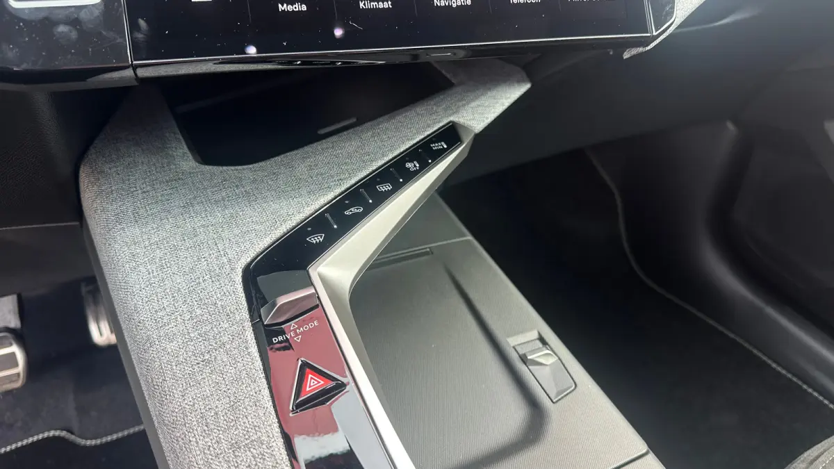 GT Avantage 210 73 kWh | Stoelmassage Voor | Adaptive Cruise Control | Stoelverwarming Voor en Achter | 360° Camera | Elektrische Achterklep | Apple Carplay / Android Auto | | 12V aansluiti