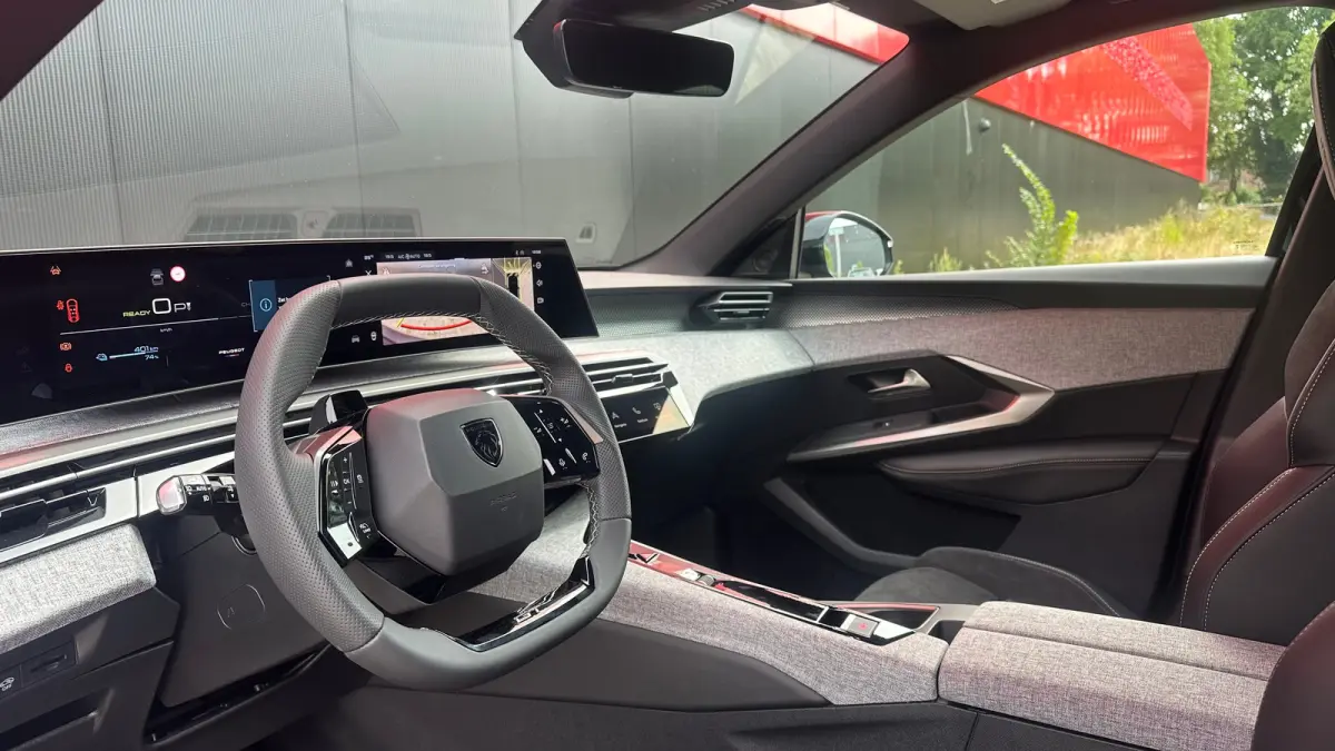 GT Avantage 210 73 kWh | Stoelmassage Voor | Adaptive Cruise Control | Stoelverwarming Voor en Achter | 360° Camera | Elektrische Achterklep | Apple Carplay / Android Auto | | 12V aansluiti