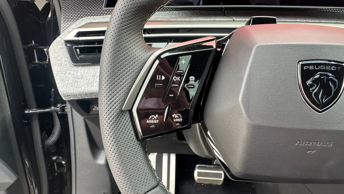 GT Avantage 210 73 kWh | Stoelmassage Voor | Adaptive Cruise Control | Stoelverwarming Voor en Achter | 360° Camera | Elektrische Achterklep | Apple Carplay / Android Auto | | 12V aansluiti