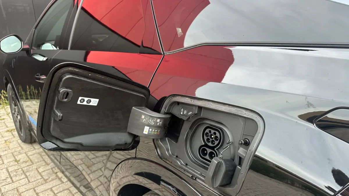 GT Avantage 210 73 kWh | Stoelmassage Voor | Adaptive Cruise Control | Stoelverwarming Voor en Achter | 360° Camera | Elektrische Achterklep | Apple Carplay / Android Auto | | 12V aansluiti