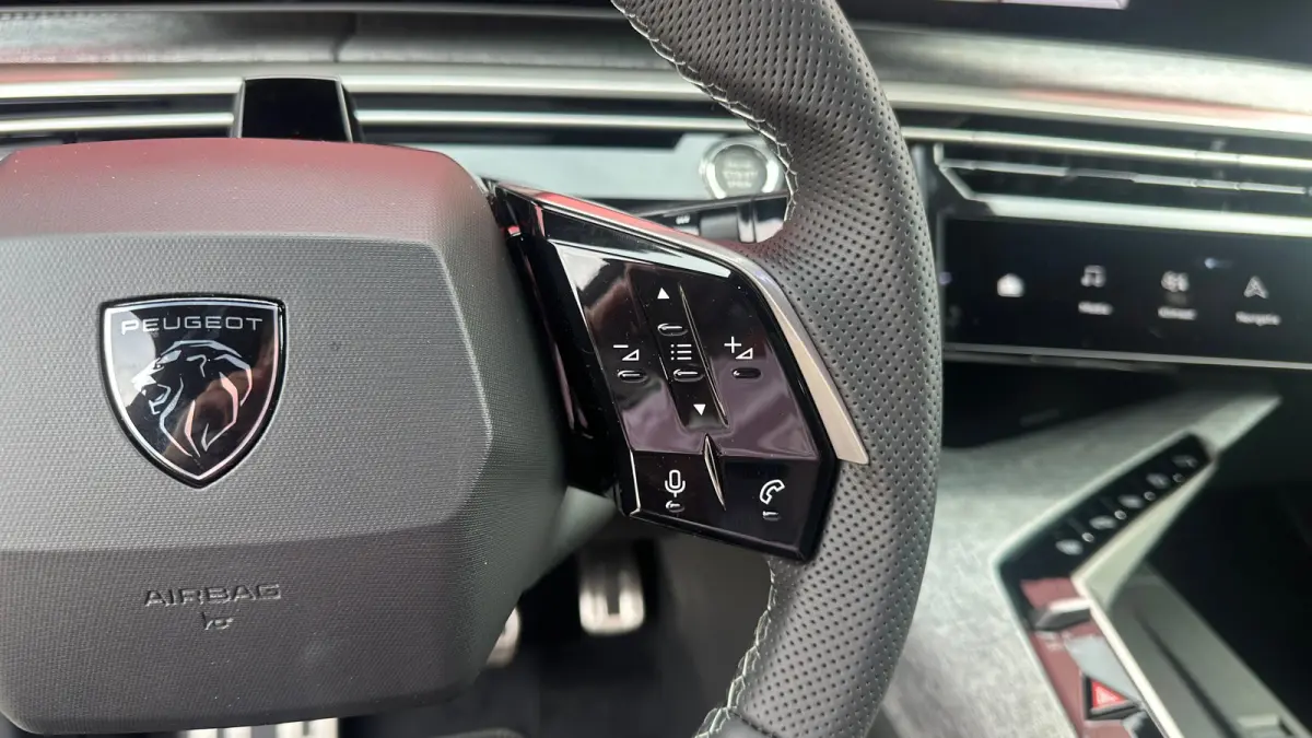 GT Avantage 210 73 kWh | Stoelmassage Voor | Adaptive Cruise Control | Stoelverwarming Voor en Achter | 360° Camera | Elektrische Achterklep | Apple Carplay / Android Auto | | 12V aansluiti
