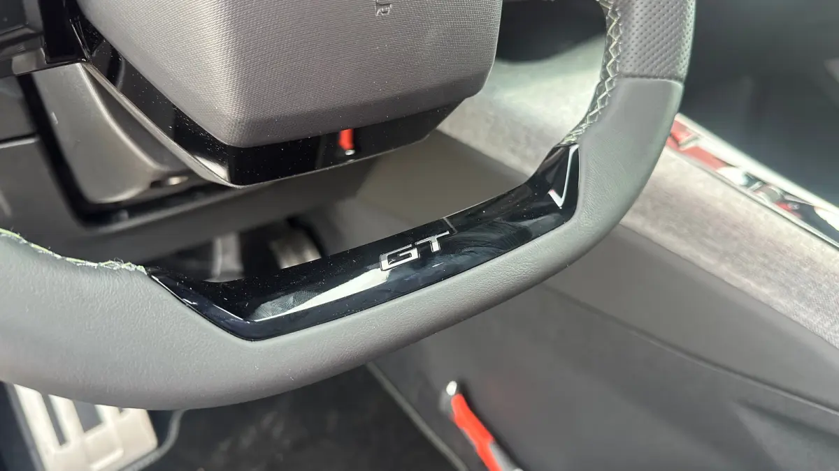 GT Avantage 210 73 kWh | Stoelmassage Voor | Adaptive Cruise Control | Stoelverwarming Voor en Achter | 360° Camera | Elektrische Achterklep | Apple Carplay / Android Auto | | 12V aansluiti