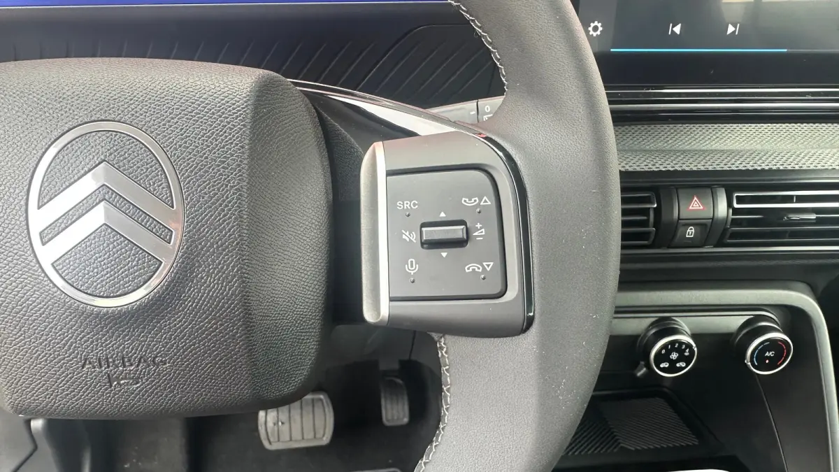 1.2 Hybrid 110pk Plus | Cruise Control | Elektrische Ramen Voor | Parkeersensoren Achter | Apple Carplay / Android Auto | Lane Assist | 'Happy tags' | 10,25" kleuren touchscreen, incl. FM/AM