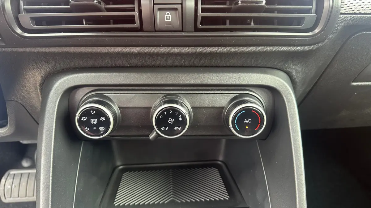 1.2 Hybrid 110pk Plus | Cruise Control | Elektrische Ramen Voor | Parkeersensoren Achter | Apple Carplay / Android Auto | Lane Assist | 'Happy tags' | 10,25" kleuren touchscreen, incl. FM/AM