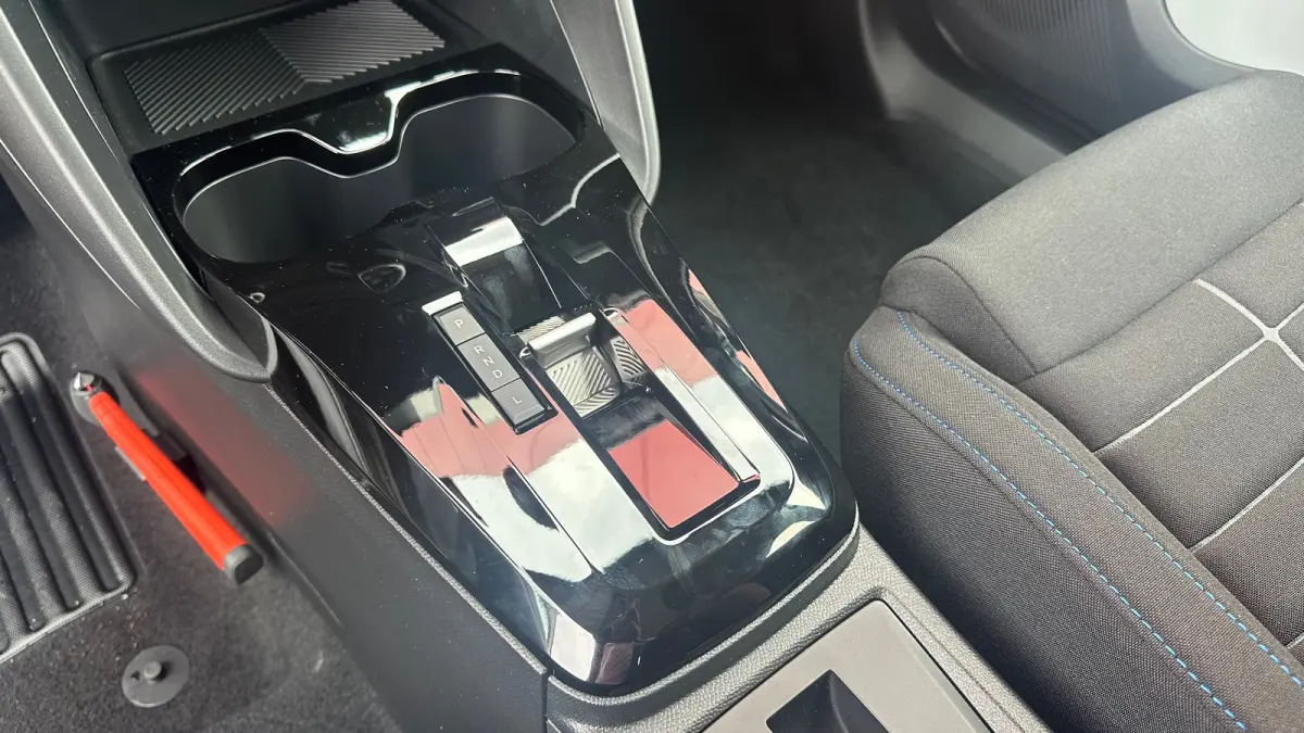 1.2 Hybrid 110pk Plus | Cruise Control | Elektrische Ramen Voor | Parkeersensoren Achter | Apple Carplay / Android Auto | Lane Assist | 'Happy tags' | 10,25" kleuren touchscreen, incl. FM/AM
