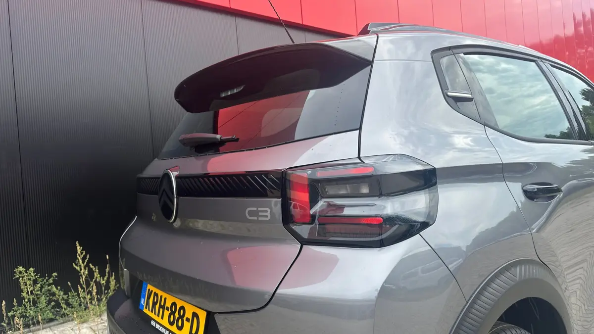 1.2 Hybrid 110pk Plus | Cruise Control | Elektrische Ramen Voor | Parkeersensoren Achter | Apple Carplay / Android Auto | Lane Assist | 'Happy tags' | 10,25" kleuren touchscreen, incl. FM/AM