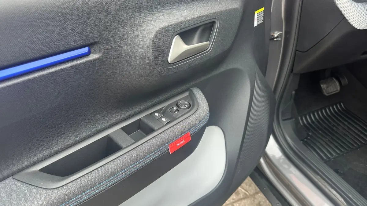 1.2 Hybrid 110pk Plus | Cruise Control | Elektrische Ramen Voor | Parkeersensoren Achter | Apple Carplay / Android Auto | Lane Assist | 'Happy tags' | 10,25" kleuren touchscreen, incl. FM/AM