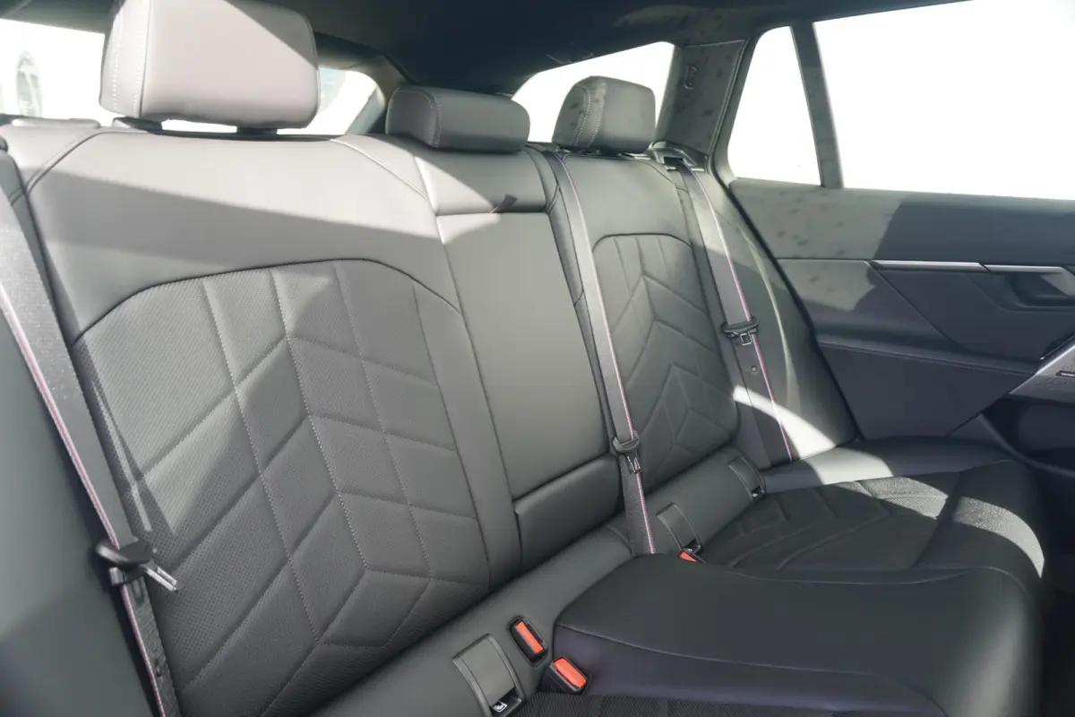 eDrive40 84 kWh M Sportpakket | Comfort Pack | Innovation Pack | M Sportpakket Pro | Travel Pack