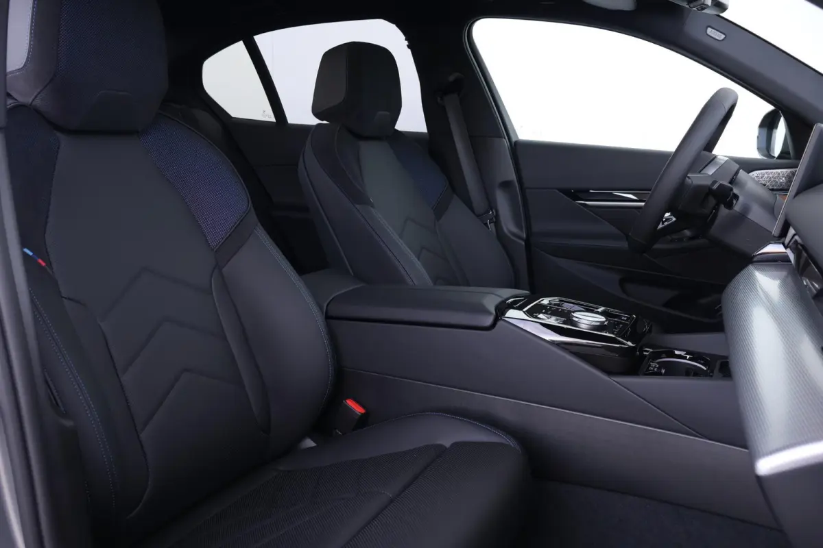 eDrive40 M Sport Edition | M Sport | Travel Pack | Innovation Pack | Panoramadak | Trekhaak