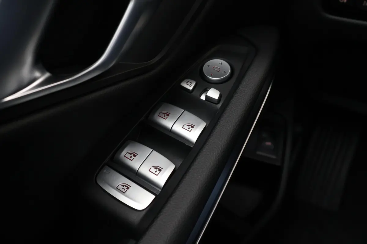 318i | M Sportpakket | Comfort Pack | HiFi Systeem | Comfort Access