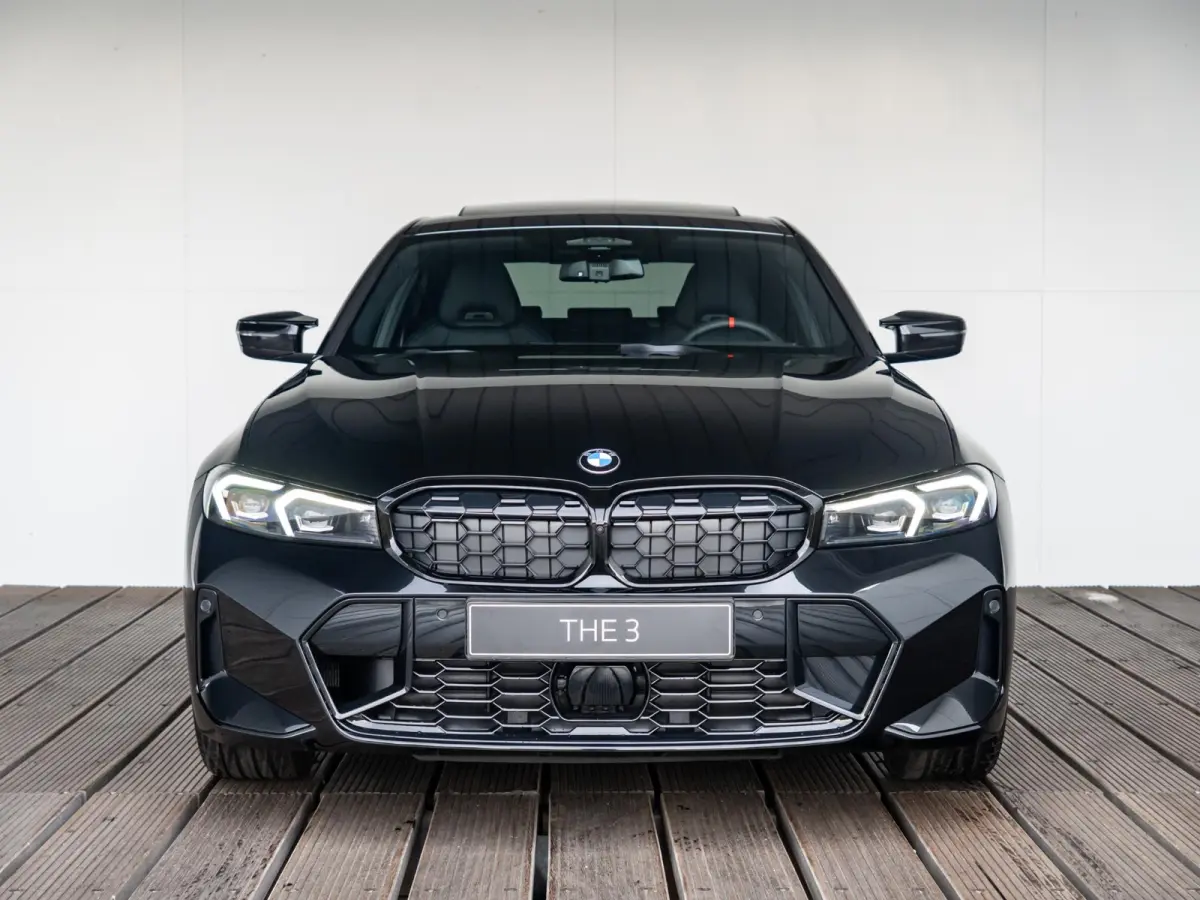 M340i xDrive High Executive | M Sportpakket Pro | Comfort Pack | Harman Kardon | Elektrisch glazen Schuif-/kanteldak