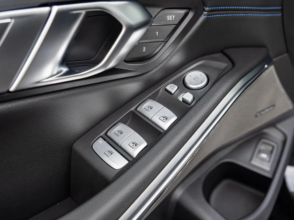 M340i xDrive High Executive | M Sportpakket Pro | Comfort Pack | Harman Kardon | Elektrisch glazen Schuif-/kanteldak