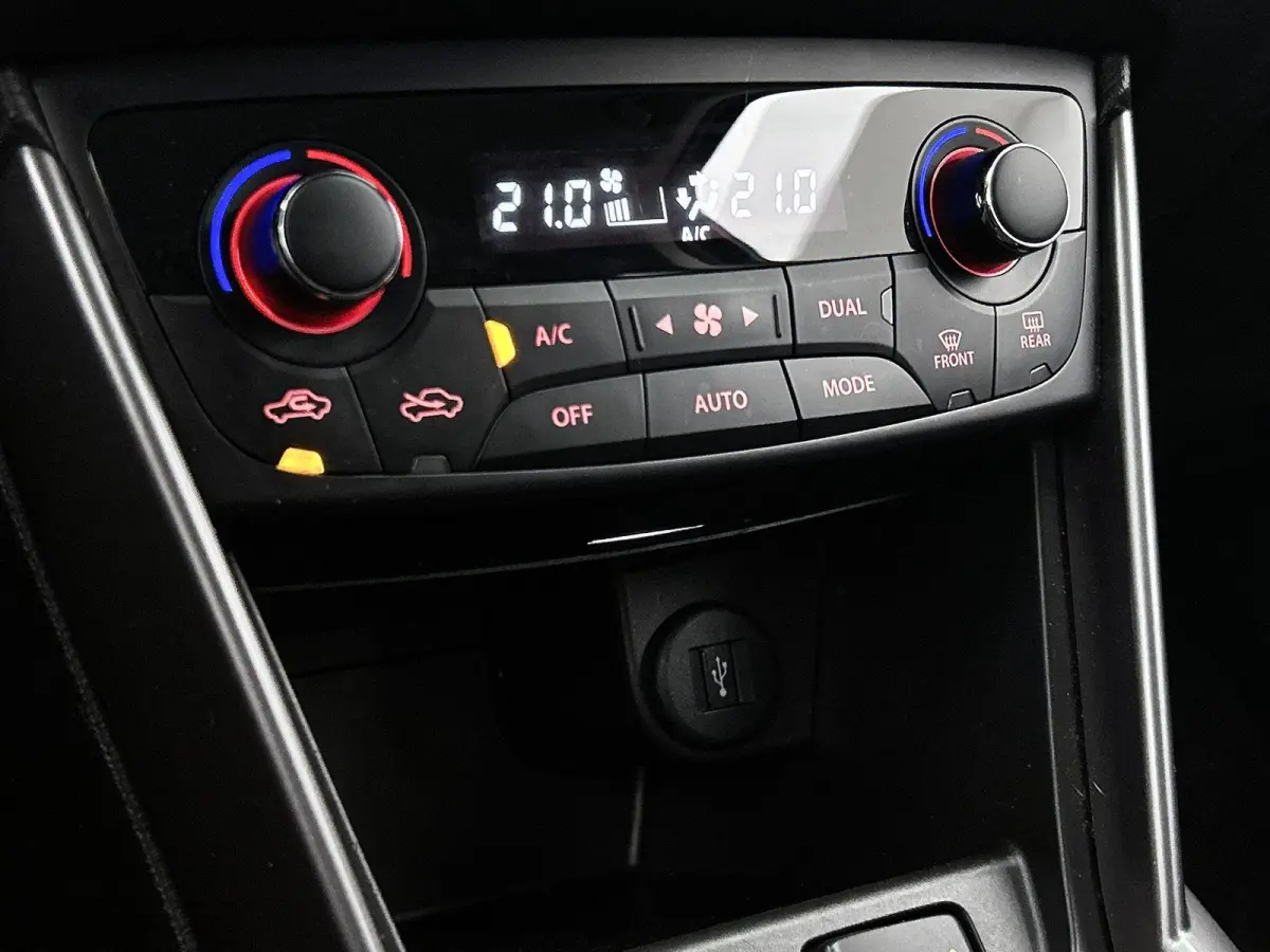 1.4 Boosterjet Select Smart Hybrid | TREKHAAK | CLIMATE CONTROL | ACHTERUITRIJCAMERA | STOELVERWARMING