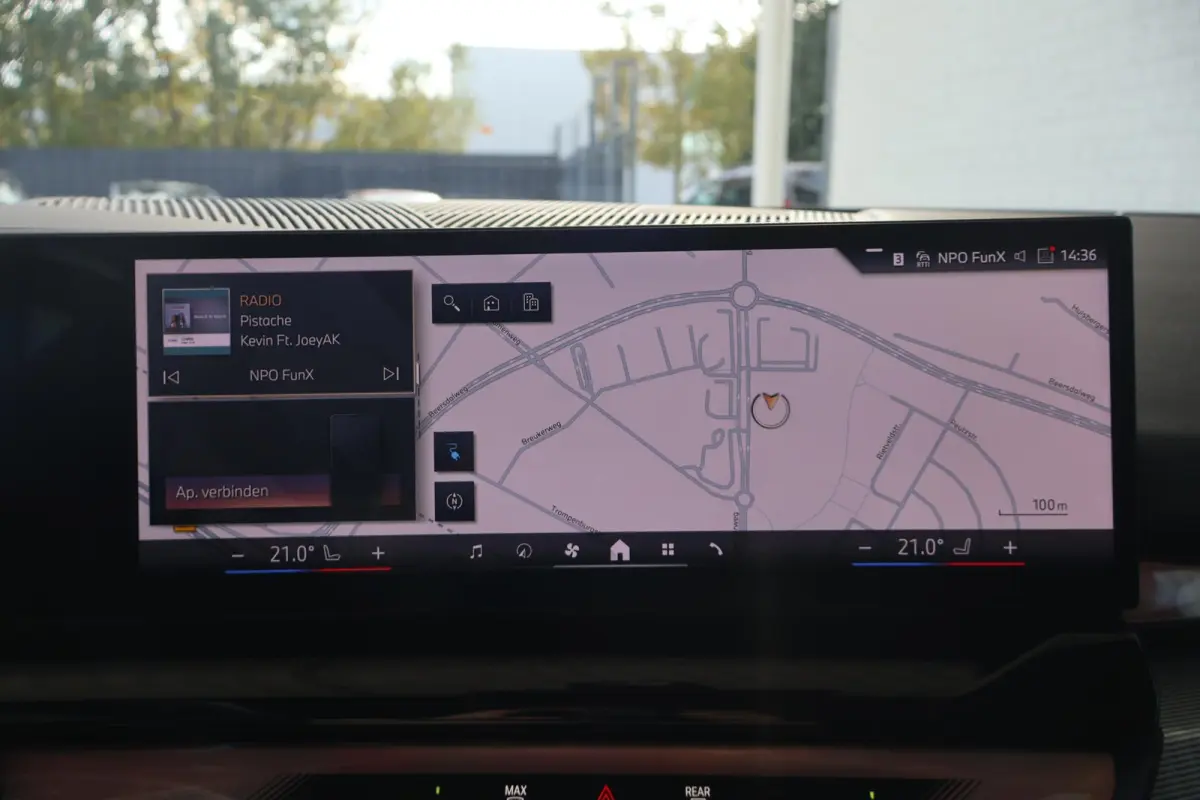 eDrive40 | M Sportpakket Pro | Panoramadak | Harman Kardon | Driving Assistant Professional | Head-Up Display