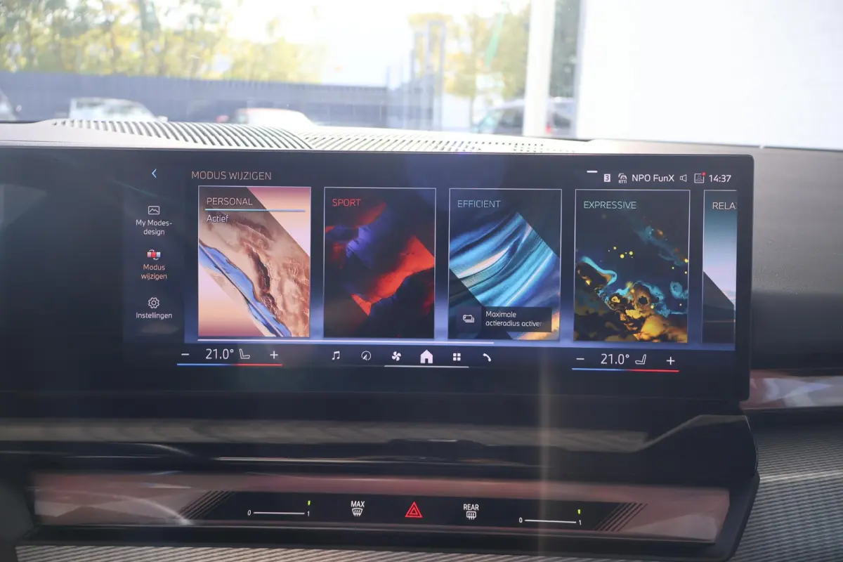eDrive40 | M Sportpakket Pro | Panoramadak | Harman Kardon | Driving Assistant Professional | Head-Up Display