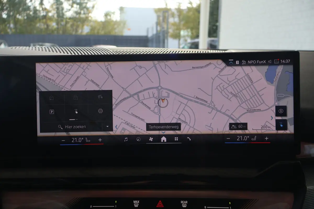 eDrive40 | M Sportpakket Pro | Panoramadak | Harman Kardon | Driving Assistant Professional | Head-Up Display