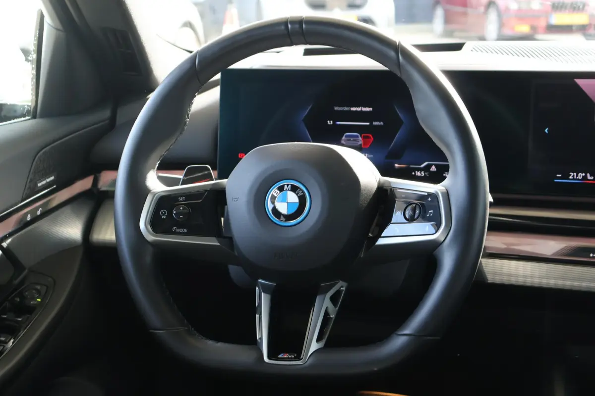eDrive40 | M Sportpakket Pro | Panoramadak | Harman Kardon | Driving Assistant Professional | Head-Up Display