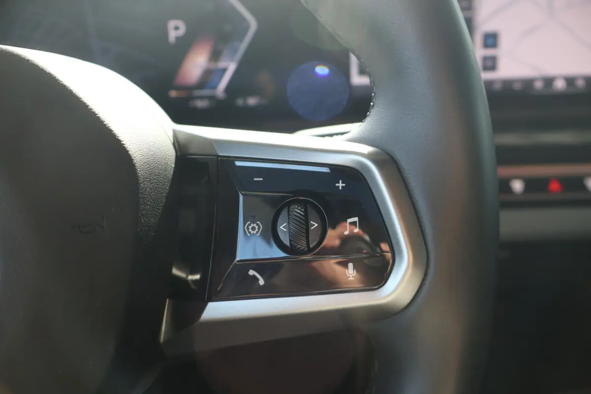 eDrive40 | M Sportpakket Pro | Panoramadak | Harman Kardon | Driving Assistant Professional | Head-Up Display