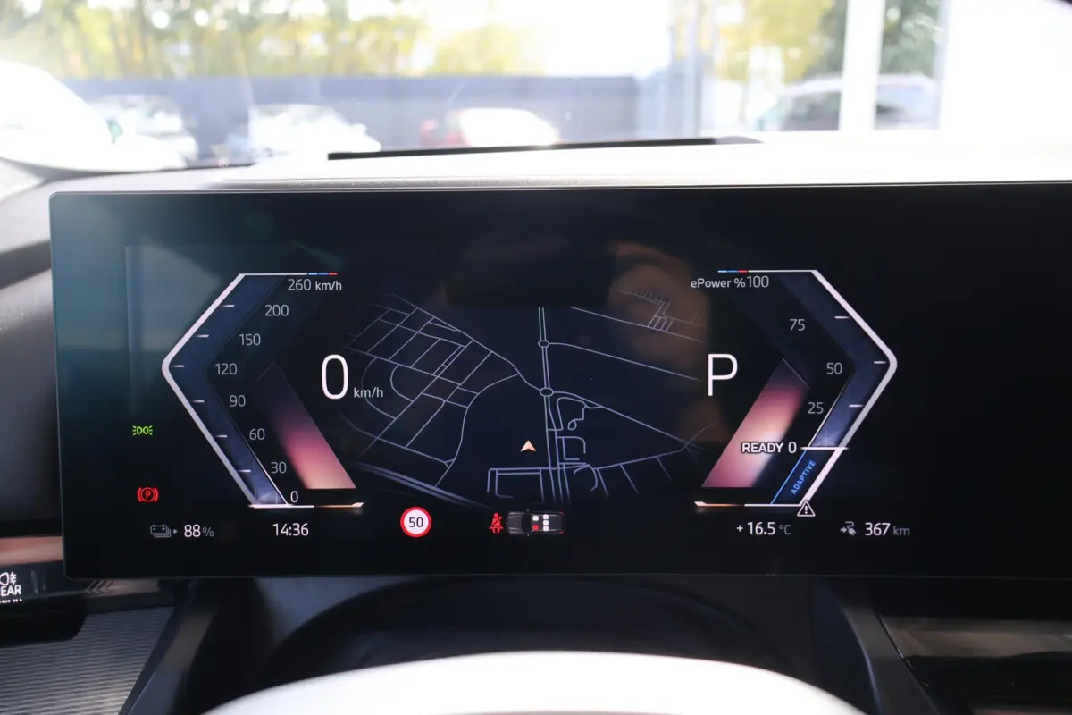eDrive40 | M Sportpakket Pro | Panoramadak | Harman Kardon | Driving Assistant Professional | Head-Up Display