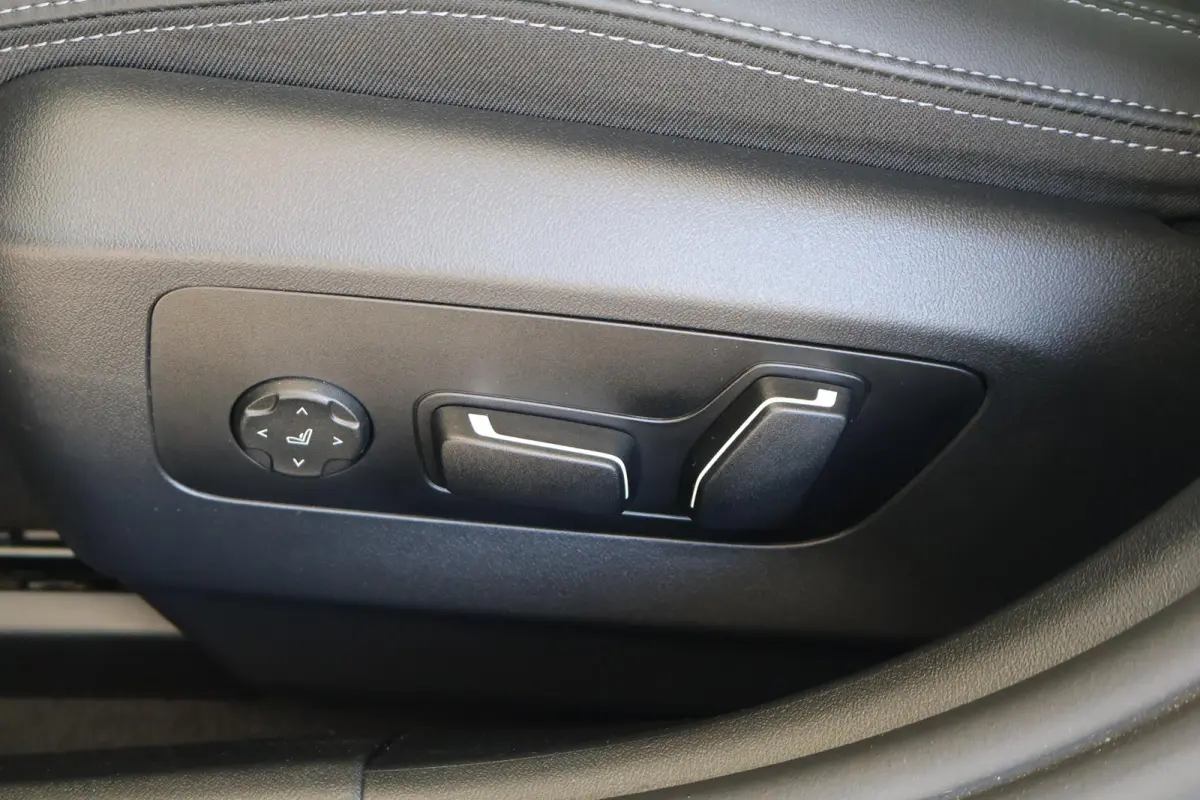 eDrive40 | M Sportpakket Pro | Panoramadak | Harman Kardon | Driving Assistant Professional | Head-Up Display