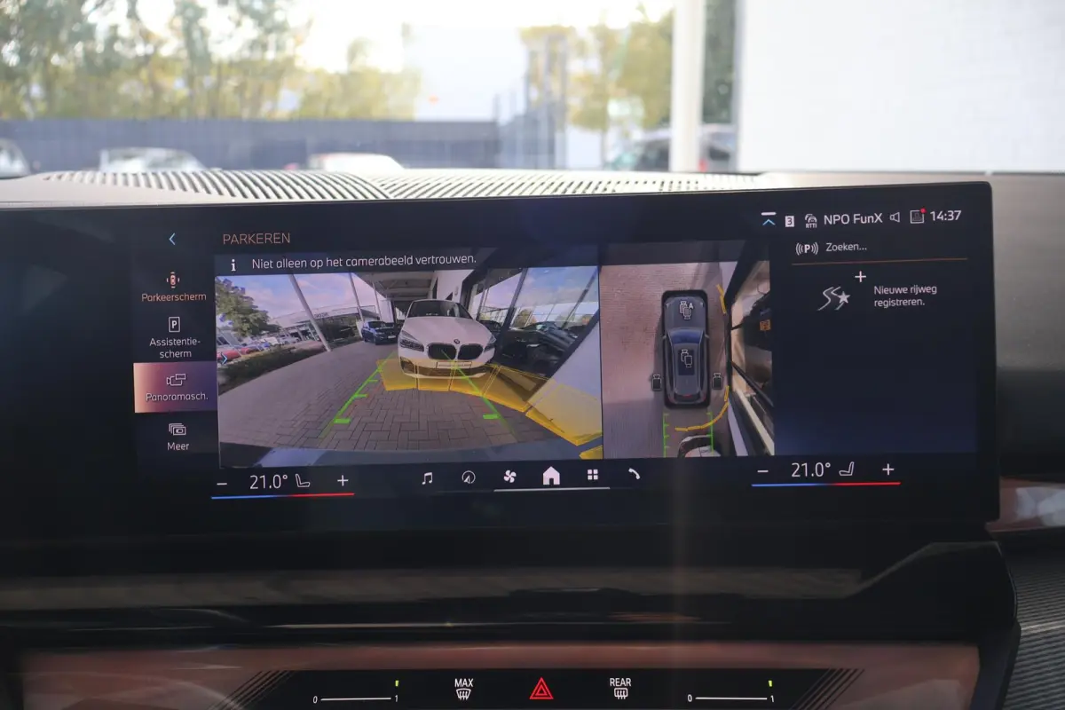 eDrive40 | M Sportpakket Pro | Panoramadak | Harman Kardon | Driving Assistant Professional | Head-Up Display