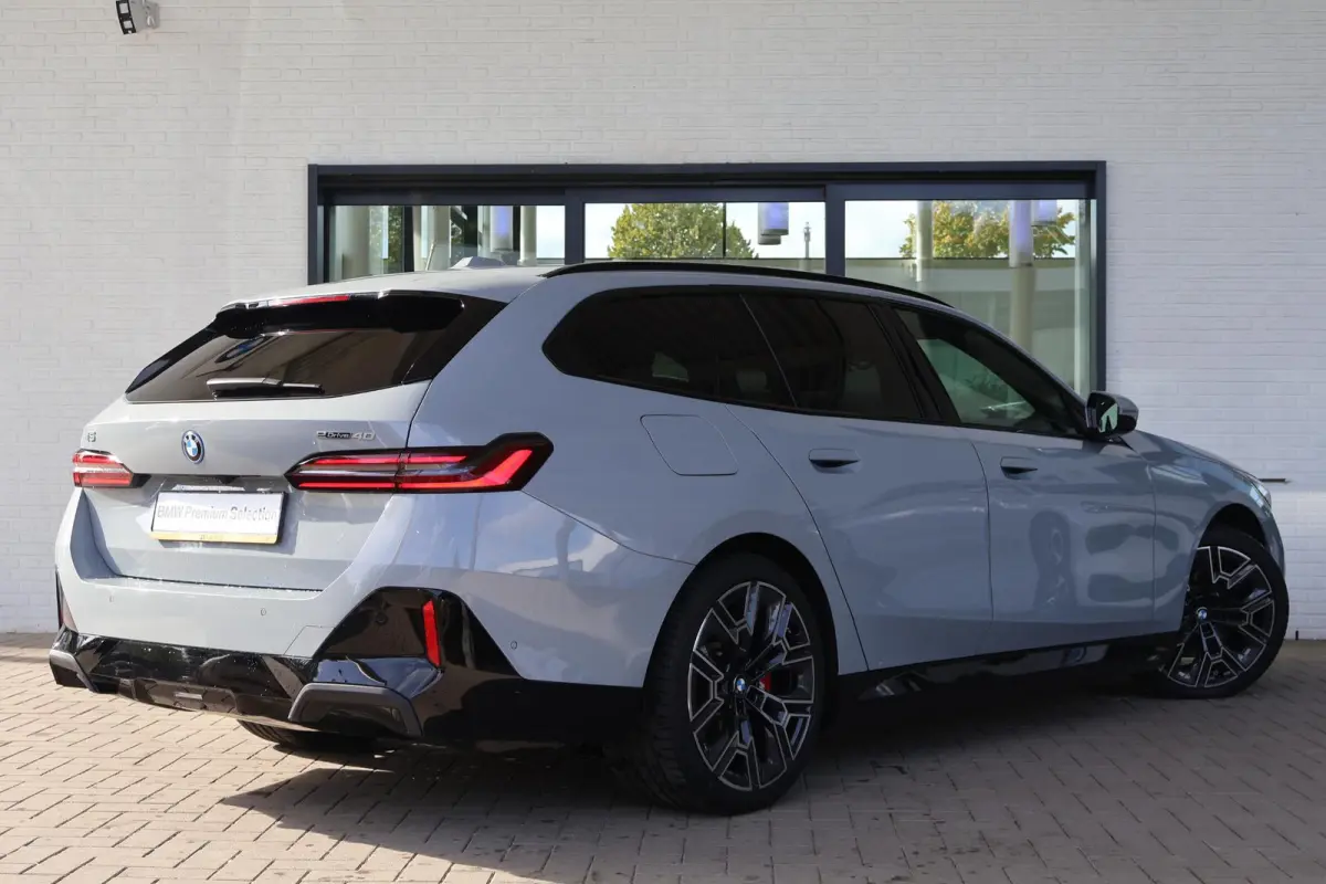 eDrive40 | M Sportpakket Pro | Panoramadak | Harman Kardon | Driving Assistant Professional | Head-Up Display